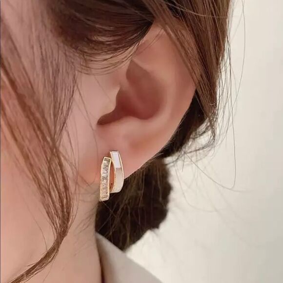 MINIMALIST GOLDTONE EARRINGS  - Picture 3 of 4